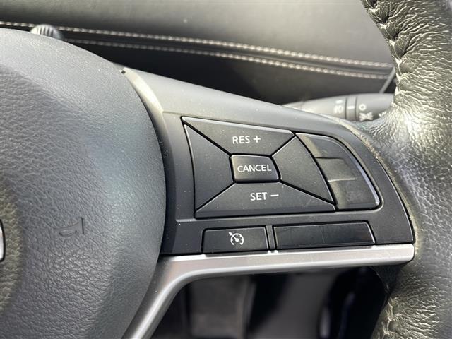 セレナ ハイウェイスター Vセレクション 純正9インチナビ(Bluetooth/AM/FM/CD/DVD) 純正フリップダウンモニター 両側パワースライドドア アラウンドビューモニター 衝突被害軽減システム バックカメラ クルーズコントロール(7枚目)