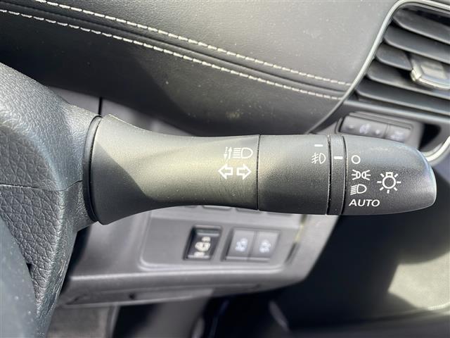 セレナ ハイウェイスター Vセレクション 純正9インチナビ(Bluetooth/AM/FM/CD/DVD) 純正フリップダウンモニター 両側パワースライドドア アラウンドビューモニター 衝突被害軽減システム バックカメラ クルーズコントロール(9枚目)