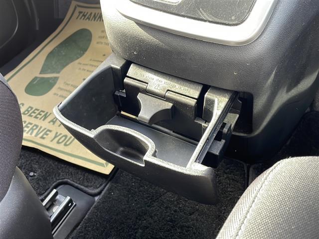 セレナ ハイウェイスター Vセレクション 純正9インチナビ(Bluetooth/AM/FM/CD/DVD) 純正フリップダウンモニター 両側パワースライドドア アラウンドビューモニター 衝突被害軽減システム バックカメラ クルーズコントロール(12枚目)