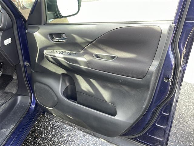 セレナ ハイウェイスター Vセレクション 純正9インチナビ(Bluetooth/AM/FM/CD/DVD) 純正フリップダウンモニター 両側パワースライドドア アラウンドビューモニター 衝突被害軽減システム バックカメラ クルーズコントロール(20枚目)