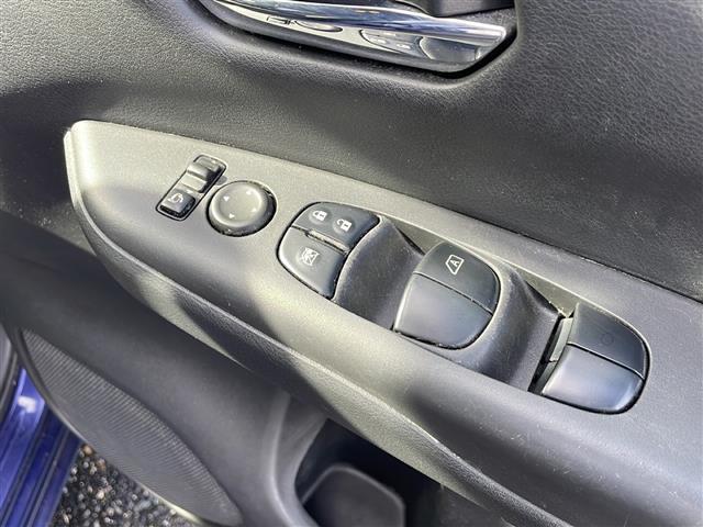 セレナ ハイウェイスター Vセレクション 純正9インチナビ(Bluetooth/AM/FM/CD/DVD) 純正フリップダウンモニター 両側パワースライドドア アラウンドビューモニター 衝突被害軽減システム バックカメラ クルーズコントロール(21枚目)