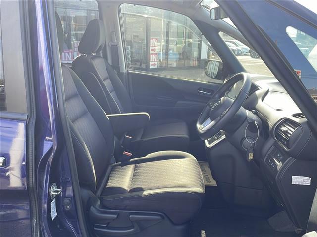 セレナ ハイウェイスター Vセレクション 純正9インチナビ(Bluetooth/AM/FM/CD/DVD) 純正フリップダウンモニター 両側パワースライドドア アラウンドビューモニター 衝突被害軽減システム バックカメラ クルーズコントロール(23枚目)