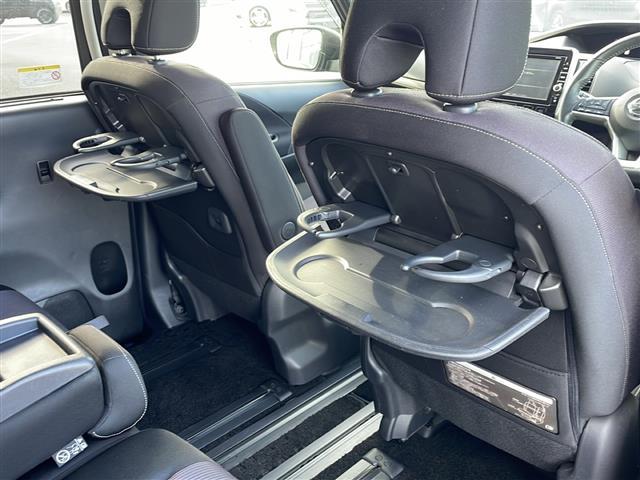 セレナ ハイウェイスター Vセレクション 純正9インチナビ(Bluetooth/AM/FM/CD/DVD) 純正フリップダウンモニター 両側パワースライドドア アラウンドビューモニター 衝突被害軽減システム バックカメラ クルーズコントロール(24枚目)