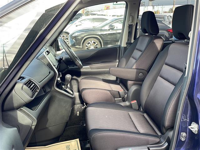 セレナ ハイウェイスター Vセレクション 純正9インチナビ(Bluetooth/AM/FM/CD/DVD) 純正フリップダウンモニター 両側パワースライドドア アラウンドビューモニター 衝突被害軽減システム バックカメラ クルーズコントロール(27枚目)