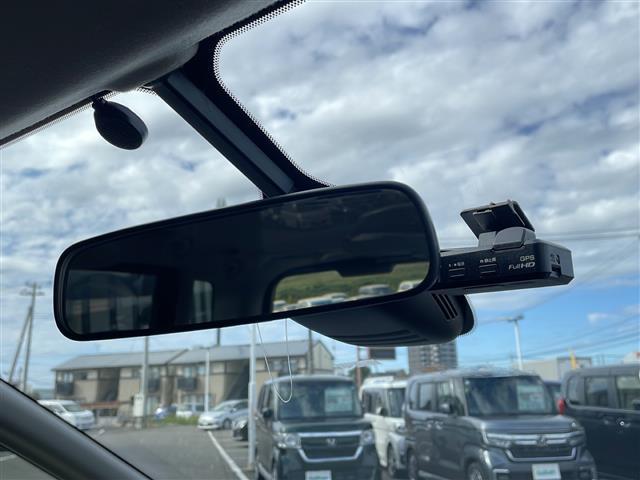 セレナ ハイウェイスター プロパイロットエディション 4WD メーカー純正ナビ フルセグTV・Bluetooth接続・CD/DVD再生 プロパイロット クルーズコントロール 後席モニター 両側電動ドア 冬タイヤ4本積載 コーナーセンサー(13枚目)