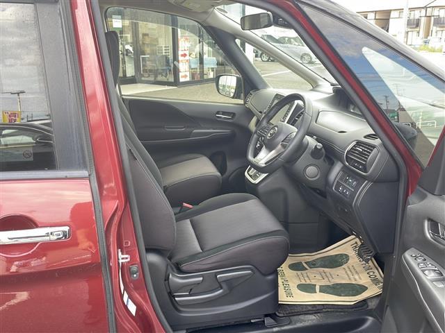 セレナ ハイウェイスター プロパイロットエディション 4WD メーカー純正ナビ フルセグTV・Bluetooth接続・CD/DVD再生 プロパイロット クルーズコントロール 後席モニター 両側電動ドア 冬タイヤ4本積載 コーナーセンサー(17枚目)