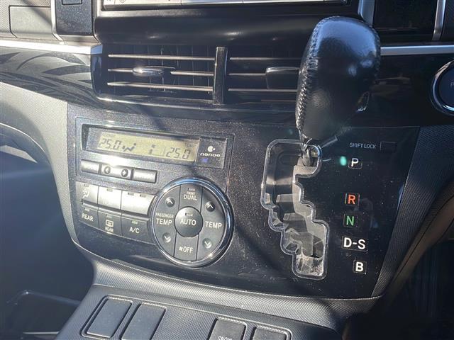 エスティマハイブリッド アエラス　プレミアムエディション　純正メモリナビ（ＡＭ／ＦＭ／Ｂｌｕｅｔｏｏｔｈ／ＣＤ／ＤＶＤ）　フルセグＴＶ　バックカメラ　両側パワースライドドア　パワーシート（運転席）　アダプティブクルーズコントロール　オットマン（13枚目）