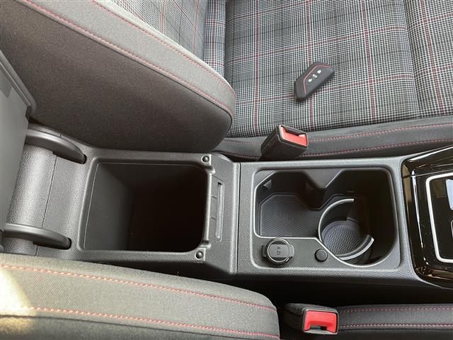 ゴルフGTI ベースグレード 純正メモリナビ(AppConnect/フルセグTV) デジタルコックピット レーダークルーズコントロール ヘッドアップディスプレイ バックカメラ シートヒーター ステアリングヒーター(15枚目)