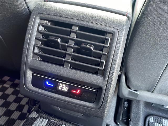 ゴルフGTI ベースグレード 純正メモリナビ(AppConnect/フルセグTV) デジタルコックピット レーダークルーズコントロール ヘッドアップディスプレイ バックカメラ シートヒーター ステアリングヒーター(16枚目)