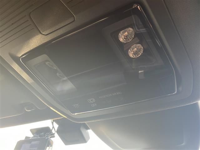 ゴルフGTI ベースグレード 純正メモリナビ(AppConnect/フルセグTV) デジタルコックピット レーダークルーズコントロール ヘッドアップディスプレイ バックカメラ シートヒーター ステアリングヒーター(19枚目)