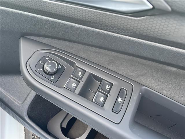 ゴルフGTI ベースグレード 純正メモリナビ(AppConnect/フルセグTV) デジタルコックピット レーダークルーズコントロール ヘッドアップディスプレイ バックカメラ シートヒーター ステアリングヒーター(22枚目)