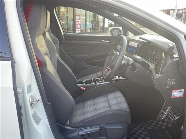 ゴルフGTI ベースグレード 純正メモリナビ(AppConnect/フルセグTV) デジタルコックピット レーダークルーズコントロール ヘッドアップディスプレイ バックカメラ シートヒーター ステアリングヒーター(23枚目)