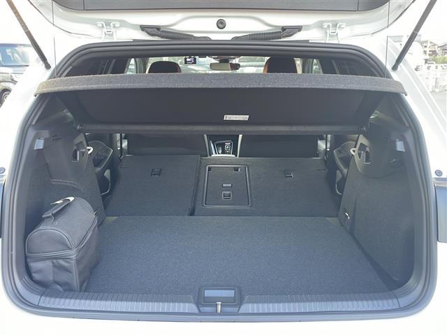 ゴルフGTI ベースグレード 純正メモリナビ(AppConnect/フルセグTV) デジタルコックピット レーダークルーズコントロール ヘッドアップディスプレイ バックカメラ シートヒーター ステアリングヒーター(29枚目)