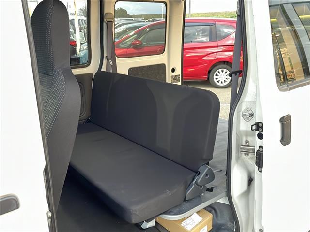 ハイゼットカーゴ DX SA III 4WD ナビ:NSZN-W71D(BT/DTV/FM/AM/フルセグ) バックカメラ オートライト ETC 衝突軽減 アイドリングストップ コーナーセンサー ドアバイザー(26枚目)