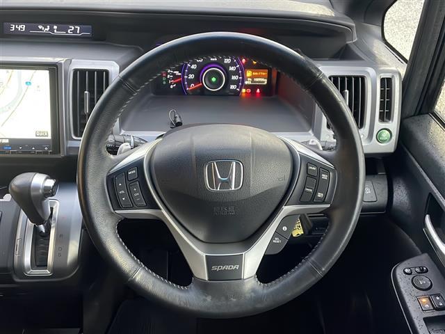 ステップワゴンスパーダ Ｚ　クールスピリット　４ＷＤ　ナビ；ＶＸＭ－１３５ＶＦＮｉ（ＤＴＶ／フルセグ）　バックカメラ　ビルトインＥＴＣ　オートライト　両側電動ドア　アイドリングストップ　スペアキー１本　パドルシフト　ステアリングスイッチ（5枚目）