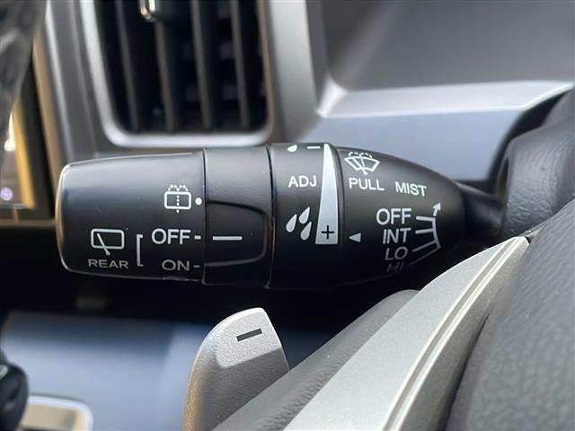 ステップワゴンスパーダ Ｚ　クールスピリット　４ＷＤ　ナビ；ＶＸＭ－１３５ＶＦＮｉ（ＤＴＶ／フルセグ）　バックカメラ　ビルトインＥＴＣ　オートライト　両側電動ドア　アイドリングストップ　スペアキー１本　パドルシフト　ステアリングスイッチ（8枚目）