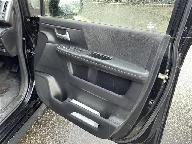 ステップワゴンスパーダ Ｚ　クールスピリット　４ＷＤ　ナビ；ＶＸＭ－１３５ＶＦＮｉ（ＤＴＶ／フルセグ）　バックカメラ　ビルトインＥＴＣ　オートライト　両側電動ドア　アイドリングストップ　スペアキー１本　パドルシフト　ステアリングスイッチ（19枚目）