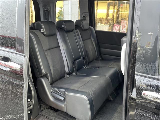 ステップワゴンスパーダ Ｚ　クールスピリット　４ＷＤ　ナビ；ＶＸＭ－１３５ＶＦＮｉ（ＤＴＶ／フルセグ）　バックカメラ　ビルトインＥＴＣ　オートライト　両側電動ドア　アイドリングストップ　スペアキー１本　パドルシフト　ステアリングスイッチ（22枚目）