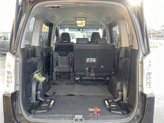 ステップワゴンスパーダ Ｚ　クールスピリット　４ＷＤ　ナビ；ＶＸＭ－１３５ＶＦＮｉ（ＤＴＶ／フルセグ）　バックカメラ　ビルトインＥＴＣ　オートライト　両側電動ドア　アイドリングストップ　スペアキー１本　パドルシフト　ステアリングスイッチ（28枚目）