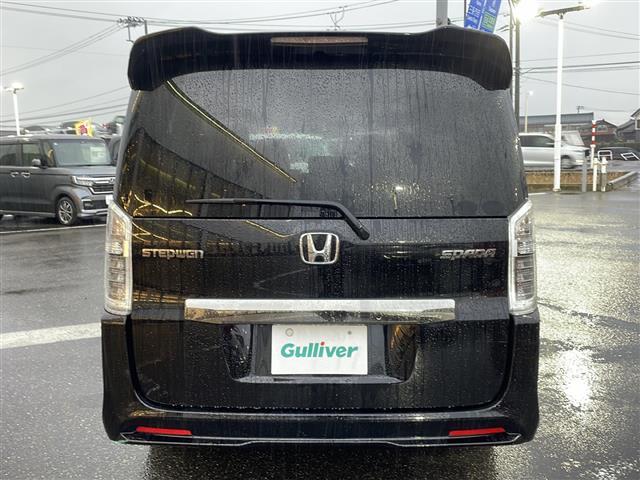 ステップワゴンスパーダ Ｚ　クールスピリット　４ＷＤ　ナビ；ＶＸＭ－１３５ＶＦＮｉ（ＤＴＶ／フルセグ）　バックカメラ　ビルトインＥＴＣ　オートライト　両側電動ドア　アイドリングストップ　スペアキー１本　パドルシフト　ステアリングスイッチ（32枚目）