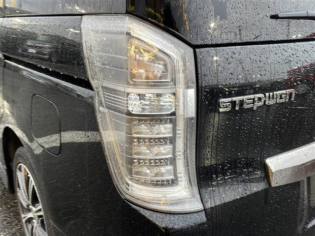 ステップワゴンスパーダ Ｚ　クールスピリット　４ＷＤ　ナビ；ＶＸＭ－１３５ＶＦＮｉ（ＤＴＶ／フルセグ）　バックカメラ　ビルトインＥＴＣ　オートライト　両側電動ドア　アイドリングストップ　スペアキー１本　パドルシフト　ステアリングスイッチ（37枚目）