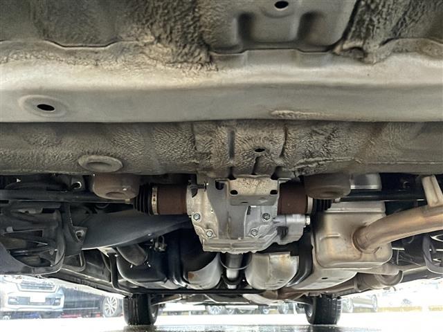 ステップワゴンスパーダ Ｚ　クールスピリット　４ＷＤ　ナビ；ＶＸＭ－１３５ＶＦＮｉ（ＤＴＶ／フルセグ）　バックカメラ　ビルトインＥＴＣ　オートライト　両側電動ドア　アイドリングストップ　スペアキー１本　パドルシフト　ステアリングスイッチ（40枚目）