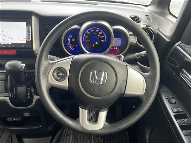 Ｎ－ＢＯＸカスタム ２トーンカラースタイル　Ｇ　ＳＳパッケージ　ナビ：ＶＸＭ－１５５ＶＸｉ（ＢＴ／ＤＴＶ／ＦＭ／ＡＭ／ワンセグ）　バックカメラ　両側電動ドア　スペアキー１本　ＥＴＣ　純正１４インチＡＷ　純正フロアマット　ウィンカーミラー　フォグランプ（3枚目）