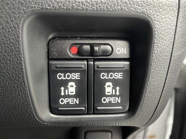 Ｎ－ＢＯＸカスタム ２トーンカラースタイル　Ｇ　ＳＳパッケージ　ナビ：ＶＸＭ－１５５ＶＸｉ（ＢＴ／ＤＴＶ／ＦＭ／ＡＭ／ワンセグ）　バックカメラ　両側電動ドア　スペアキー１本　ＥＴＣ　純正１４インチＡＷ　純正フロアマット　ウィンカーミラー　フォグランプ（12枚目）