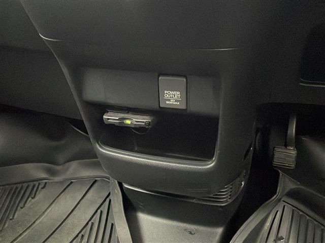 Ｎ－ＢＯＸカスタム ２トーンカラースタイル　Ｇ　ＳＳパッケージ　ナビ：ＶＸＭ－１５５ＶＸｉ（ＢＴ／ＤＴＶ／ＦＭ／ＡＭ／ワンセグ）　バックカメラ　両側電動ドア　スペアキー１本　ＥＴＣ　純正１４インチＡＷ　純正フロアマット　ウィンカーミラー　フォグランプ（13枚目）