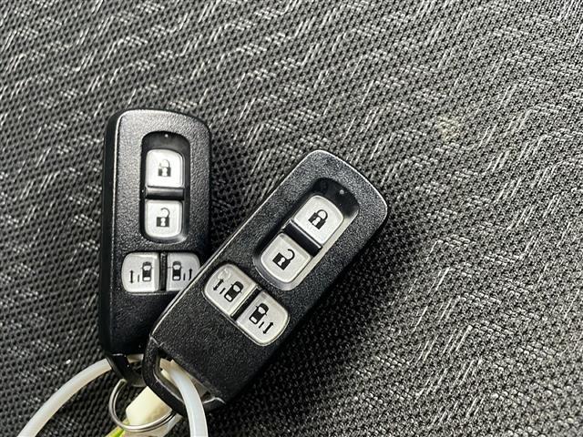 Ｎ－ＢＯＸカスタム ２トーンカラースタイル　Ｇ　ＳＳパッケージ　ナビ：ＶＸＭ－１５５ＶＸｉ（ＢＴ／ＤＴＶ／ＦＭ／ＡＭ／ワンセグ）　バックカメラ　両側電動ドア　スペアキー１本　ＥＴＣ　純正１４インチＡＷ　純正フロアマット　ウィンカーミラー　フォグランプ（18枚目）