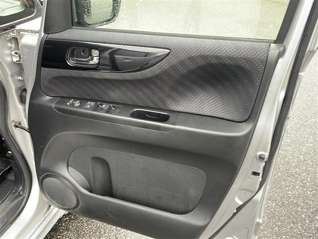 Ｎ－ＢＯＸカスタム ２トーンカラースタイル　Ｇ　ＳＳパッケージ　ナビ：ＶＸＭ－１５５ＶＸｉ（ＢＴ／ＤＴＶ／ＦＭ／ＡＭ／ワンセグ）　バックカメラ　両側電動ドア　スペアキー１本　ＥＴＣ　純正１４インチＡＷ　純正フロアマット　ウィンカーミラー　フォグランプ（26枚目）