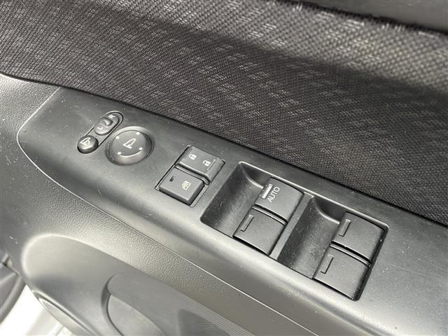 Ｎ－ＢＯＸカスタム ２トーンカラースタイル　Ｇ　ＳＳパッケージ　ナビ：ＶＸＭ－１５５ＶＸｉ（ＢＴ／ＤＴＶ／ＦＭ／ＡＭ／ワンセグ）　バックカメラ　両側電動ドア　スペアキー１本　ＥＴＣ　純正１４インチＡＷ　純正フロアマット　ウィンカーミラー　フォグランプ（27枚目）