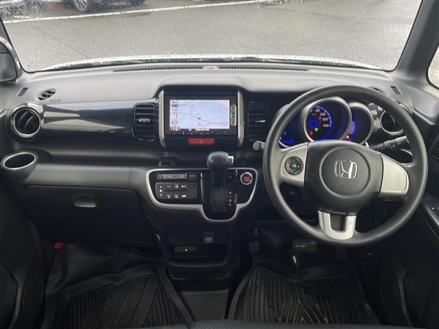 Ｎ－ＢＯＸカスタム ２トーンカラースタイル　Ｇ　ＳＳパッケージ　ナビ：ＶＸＭ－１５５ＶＸｉ（ＢＴ／ＤＴＶ／ＦＭ／ＡＭ／ワンセグ）　バックカメラ　両側電動ドア　スペアキー１本　ＥＴＣ　純正１４インチＡＷ　純正フロアマット　ウィンカーミラー　フォグランプ（42枚目）