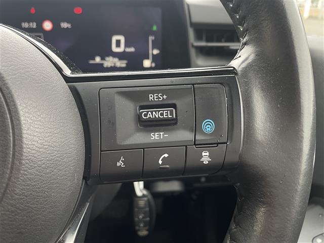 ノート Ｘ　純正ナビ　アラウンドビューモニター　インテリジェントインナーミラー　プロパイロット　前席シートヒーター　ステアリングヒーター　前後コーナーセンサー　衝突軽減システム　ＬＥＤヘッドライト（4枚目）