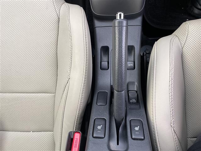 気になる車はすぐにお問い合わせください！画面右側の００６６から始まる無料ダイヤルからお問い合わせ下さい！専門スタッフがお車のご質問にお答えいたします！