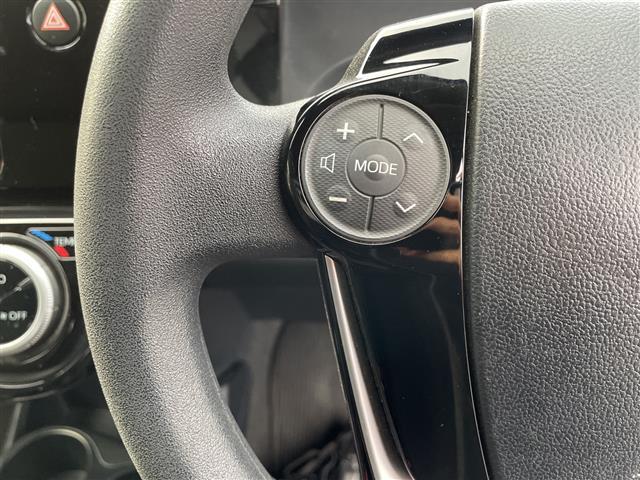 アクア Ｓスタイルブラック　純正ナビ　バックカメラ　トヨタセーフティーセンス　プリクラッシュセーフティーセンス　レーディパーチャーアラート　オートマチックハイビーム　横滑り防止システム　ステアリングスイッチ　電動格納ミラー（4枚目）