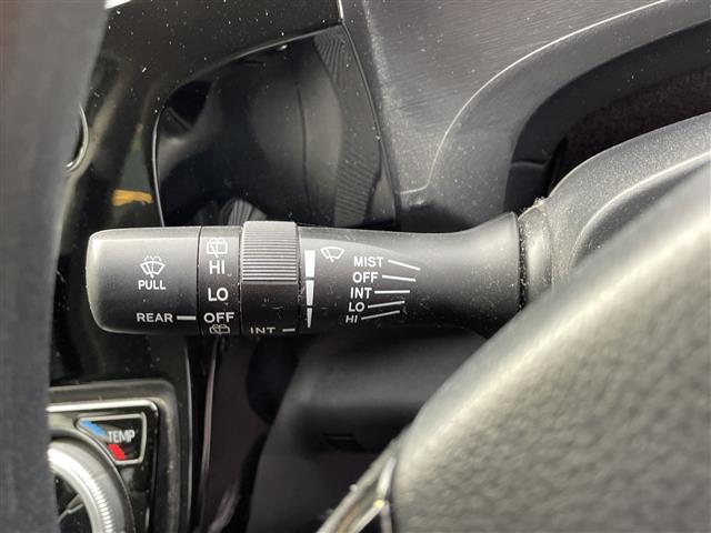 アクア Ｓスタイルブラック　純正ナビ　バックカメラ　トヨタセーフティーセンス　プリクラッシュセーフティーセンス　レーディパーチャーアラート　オートマチックハイビーム　横滑り防止システム　ステアリングスイッチ　電動格納ミラー（6枚目）