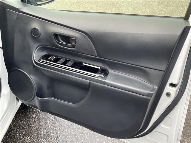 アクア Ｓスタイルブラック　純正ナビ　バックカメラ　トヨタセーフティーセンス　プリクラッシュセーフティーセンス　レーディパーチャーアラート　オートマチックハイビーム　横滑り防止システム　ステアリングスイッチ　電動格納ミラー（20枚目）