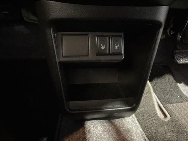 アルト Ｌ　シートヒーター　アイドリングストップ　純正フロアマット　夏用タイヤ積載　スペアキー１本　ドアバイザー（8枚目）