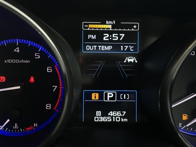 レガシィアウトバック リミテッド　純正ナビ　アイサイトＶｅｒ．３　衝突軽減ブレーキ　レーンキープアシスト　レーダークルーズコントロール　先行車発進告知　ブラインドスポットモニター　パワーバックドア　バックカメラ　ルーフレール（5枚目）