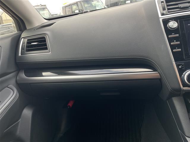 レガシィアウトバック リミテッド　純正ナビ　アイサイトＶｅｒ．３　衝突軽減ブレーキ　レーンキープアシスト　レーダークルーズコントロール　先行車発進告知　ブラインドスポットモニター　パワーバックドア　バックカメラ　ルーフレール（14枚目）