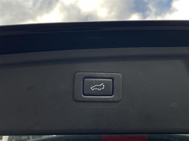 レガシィアウトバック リミテッド　純正ナビ　アイサイトＶｅｒ．３　衝突軽減ブレーキ　レーンキープアシスト　レーダークルーズコントロール　先行車発進告知　ブラインドスポットモニター　パワーバックドア　バックカメラ　ルーフレール（16枚目）