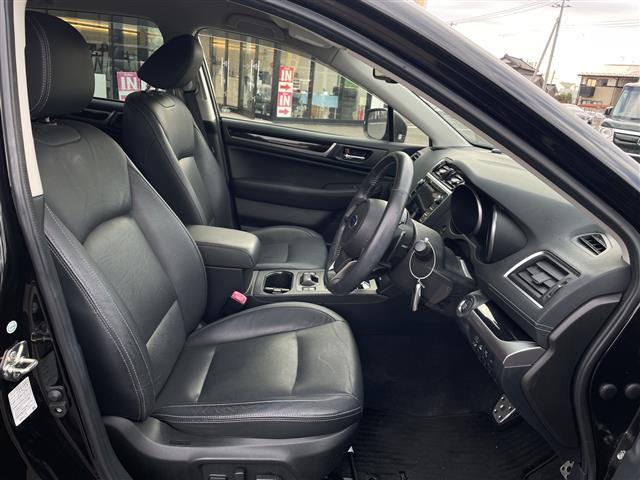 レガシィアウトバック リミテッド　純正ナビ　アイサイトＶｅｒ．３　衝突軽減ブレーキ　レーンキープアシスト　レーダークルーズコントロール　先行車発進告知　ブラインドスポットモニター　パワーバックドア　バックカメラ　ルーフレール（17枚目）