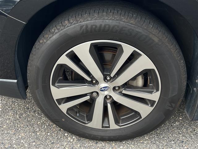 レガシィアウトバック リミテッド　純正ナビ　アイサイトＶｅｒ．３　衝突軽減ブレーキ　レーンキープアシスト　レーダークルーズコントロール　先行車発進告知　ブラインドスポットモニター　パワーバックドア　バックカメラ　ルーフレール（32枚目）