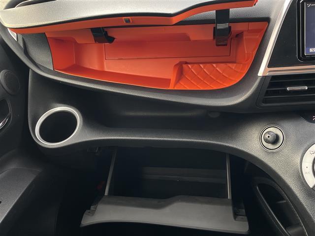 シエンタ G 純正ナビ:NSZT-W68T(BT/DTV/FM/AM/フルセグ) 両側電動ドア トヨタセーフティーセンス 全周囲カメラ ドライブレコーダー ビルトインETC アイドリングストップ 衝突軽減(15枚目)