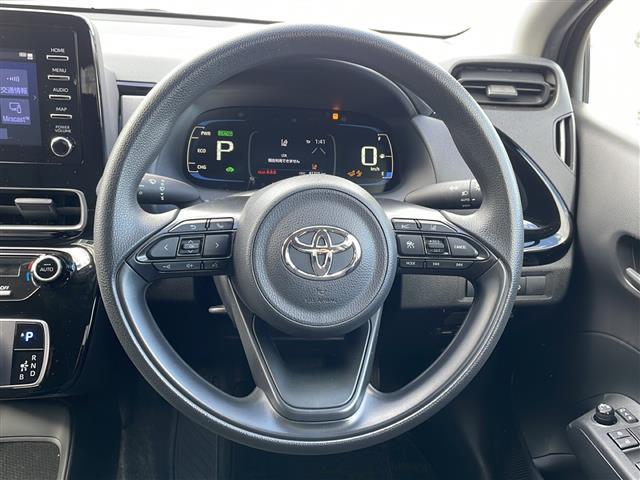 アクア Ｘ　純正ディスプレイオーディオ　トヨタセーフティセンス　レーダークルーズコントロール　レーンキープアシスト　プリクラッシュセーフティ　オートマチックハイビーム　バックカメラ　ビルトインＥＴＣ　ＬＥＤライト（3枚目）