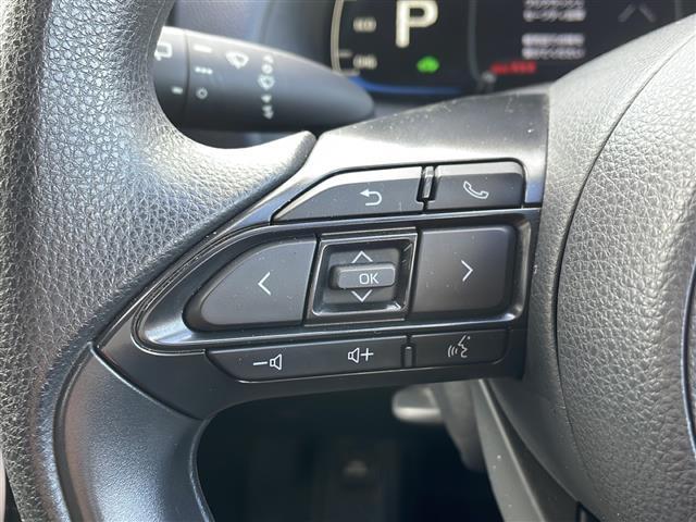 アクア Ｘ　純正ディスプレイオーディオ　トヨタセーフティセンス　レーダークルーズコントロール　レーンキープアシスト　プリクラッシュセーフティ　オートマチックハイビーム　バックカメラ　ビルトインＥＴＣ　ＬＥＤライト（4枚目）