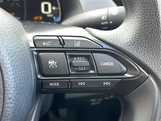 アクア Ｘ　純正ディスプレイオーディオ　トヨタセーフティセンス　レーダークルーズコントロール　レーンキープアシスト　プリクラッシュセーフティ　オートマチックハイビーム　バックカメラ　ビルトインＥＴＣ　ＬＥＤライト（5枚目）