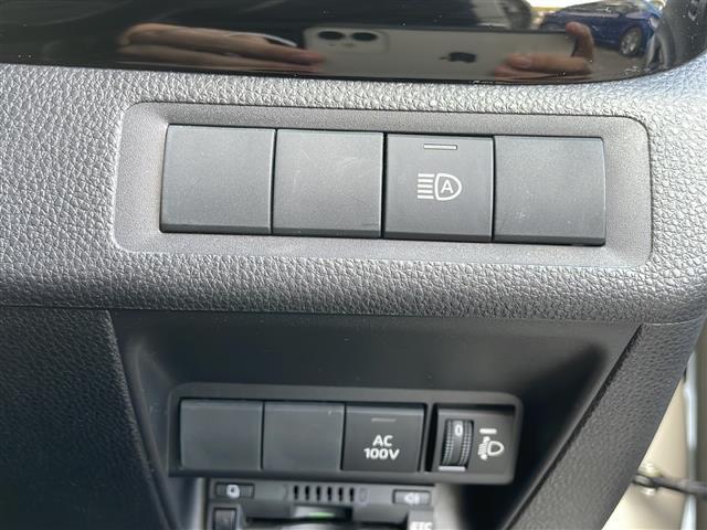 アクア Ｘ　純正ディスプレイオーディオ　トヨタセーフティセンス　レーダークルーズコントロール　レーンキープアシスト　プリクラッシュセーフティ　オートマチックハイビーム　バックカメラ　ビルトインＥＴＣ　ＬＥＤライト（12枚目）