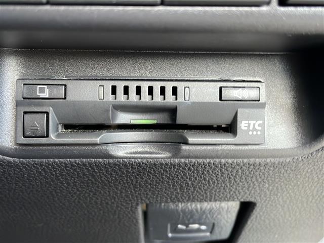 アクア Ｘ　純正ディスプレイオーディオ　トヨタセーフティセンス　レーダークルーズコントロール　レーンキープアシスト　プリクラッシュセーフティ　オートマチックハイビーム　バックカメラ　ビルトインＥＴＣ　ＬＥＤライト（13枚目）